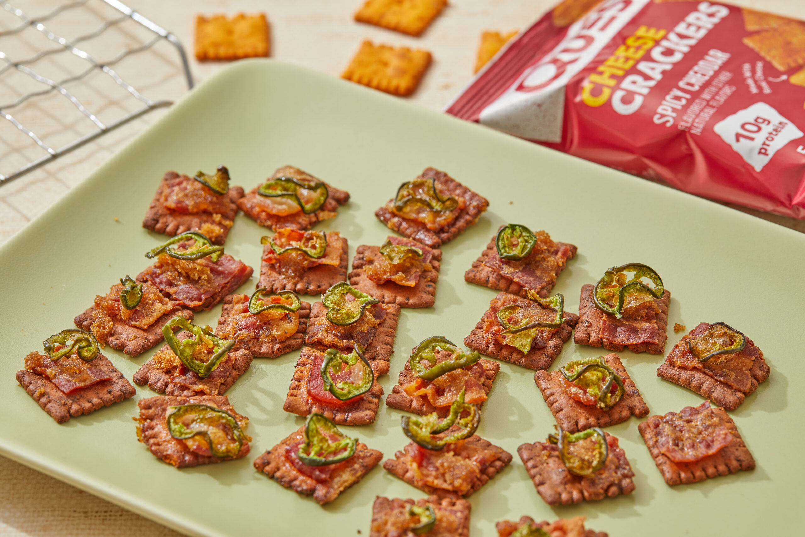 Spicy Candied Bacon Cheese Crackers Recipe