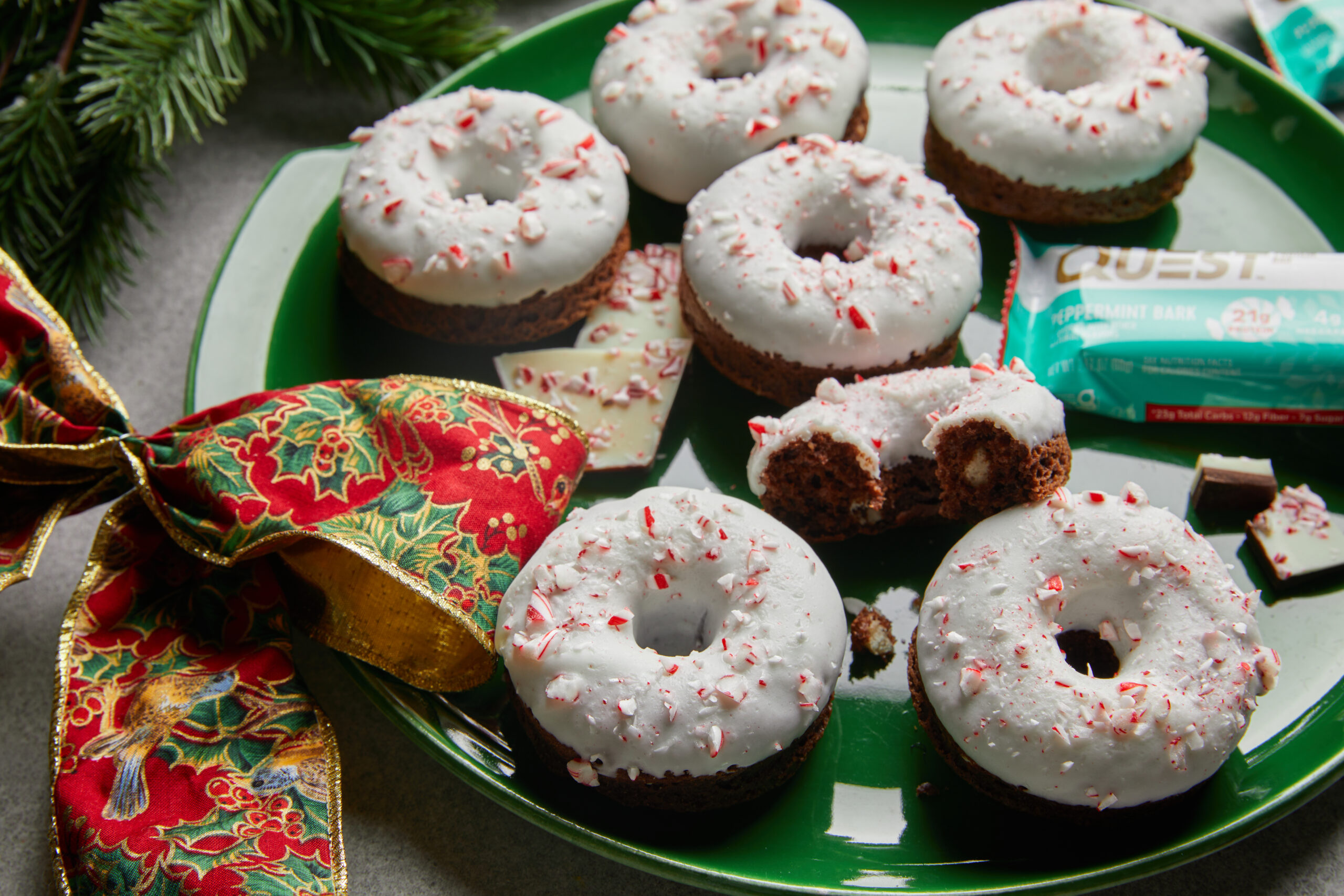 Quest December 2024 Recipe Images, W2 Peppermint Bark Donuts